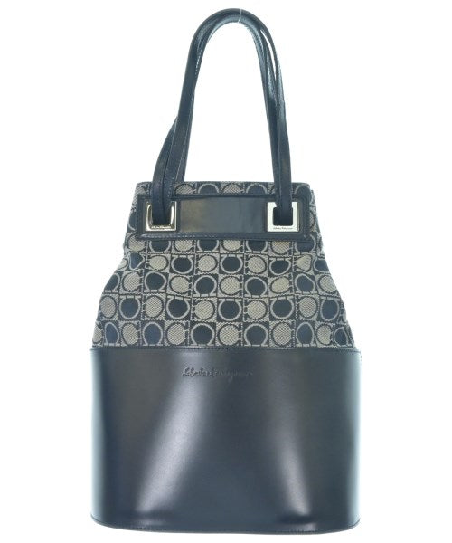 Salvatore Ferragamo กระเป๋าถือขนาดใหญ่