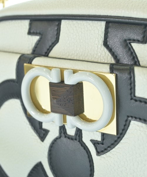 Salvatore Ferragamo กระเป๋าสะพาย