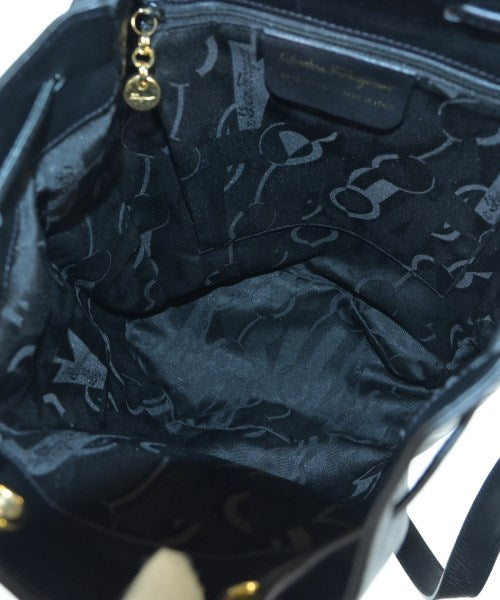 Salvatore Ferragamo เป้สะพายหลัง