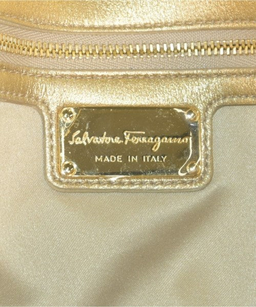 Salvatore Ferragamo กระเป๋าสะพาย