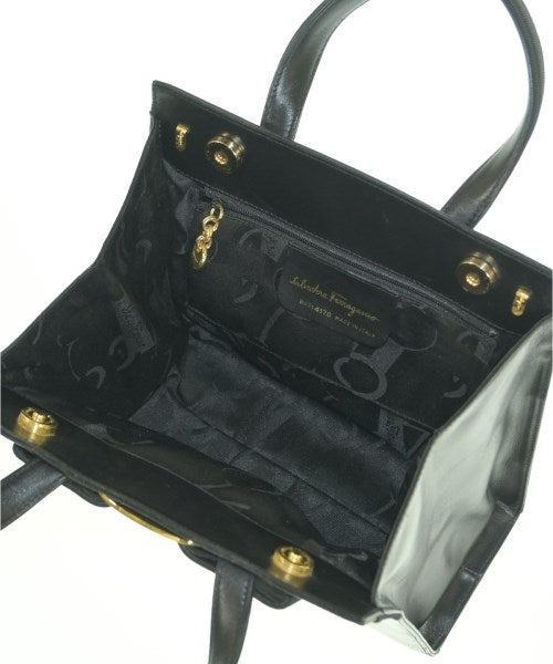 Salvatore Ferragamo กระเป๋าถือ