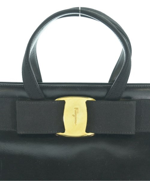 Salvatore Ferragamo กระเป๋าถือ