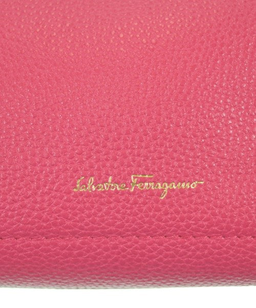 Salvatore Ferragamo กระเป๋าถือ