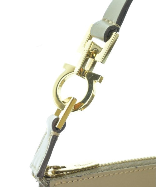 Salvatore Ferragamo กระเป๋าสะพาย