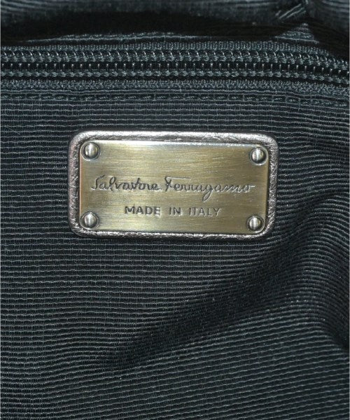 Salvatore Ferragamo กระเป๋าถือขนาดใหญ่