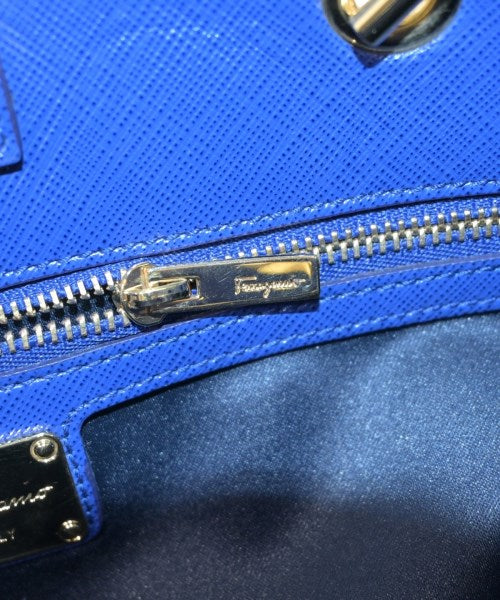 Salvatore Ferragamo กระเป๋าถือ