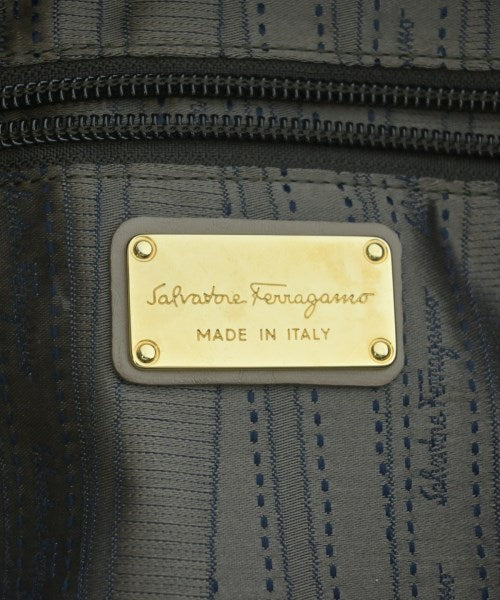 Salvatore Ferragamo กระเป๋าถือ