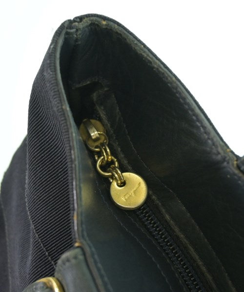 Salvatore Ferragamo กระเป๋าถือขนาดใหญ่