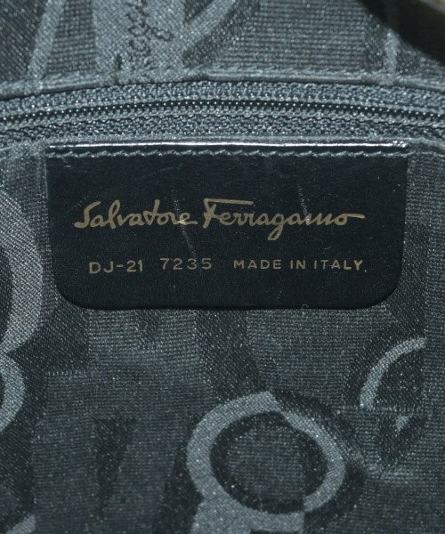 Salvatore Ferragamo กระเป๋าสะพาย
