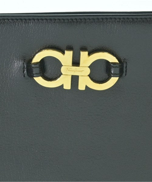 Salvatore Ferragamo กระเป๋าสะพาย