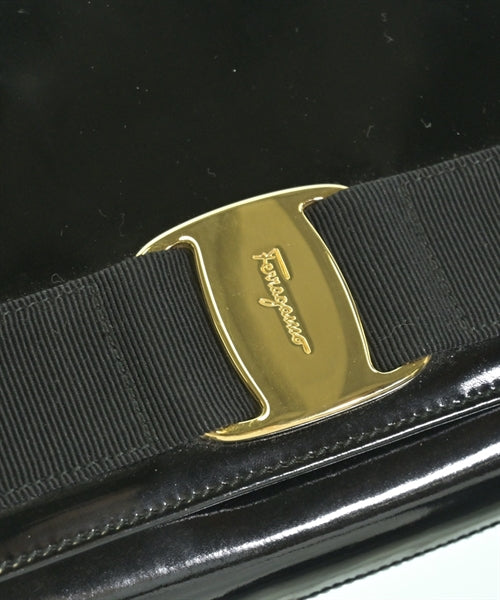 Salvatore Ferragamo คลัตช์