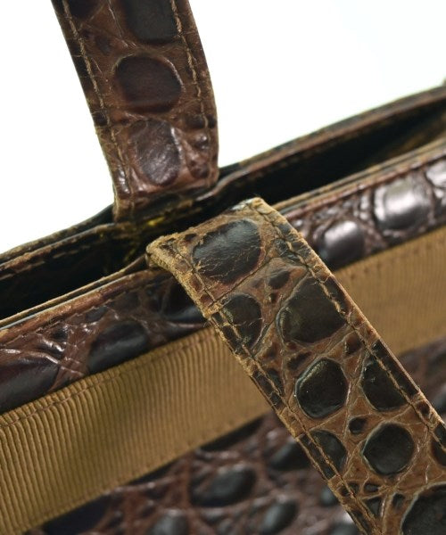 Salvatore Ferragamo กระเป๋าถือขนาดใหญ่