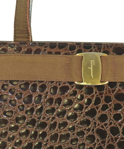 Salvatore Ferragamo กระเป๋าถือขนาดใหญ่