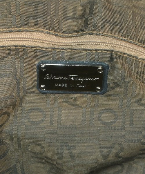 Salvatore Ferragamo กระเป๋าถือ