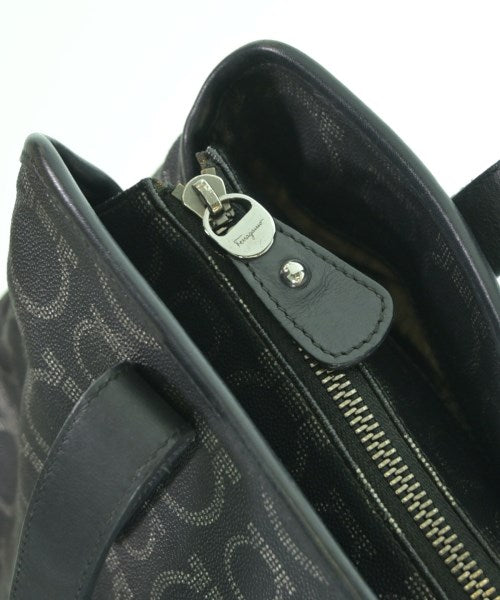 Salvatore Ferragamo กระเป๋าถือ