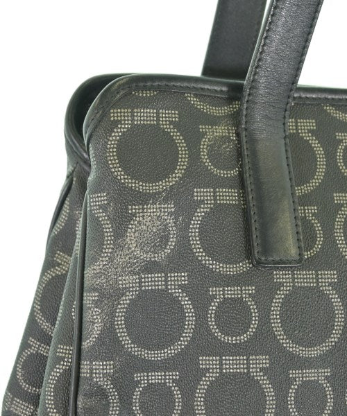 Salvatore Ferragamo กระเป๋าถือ