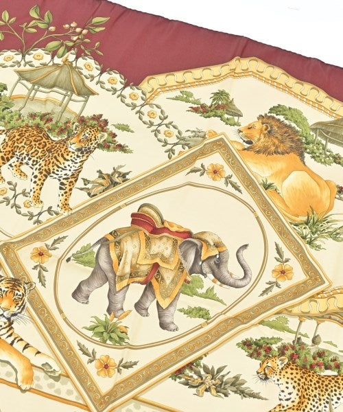 Salvatore Ferragamo ผ้าพันคอ