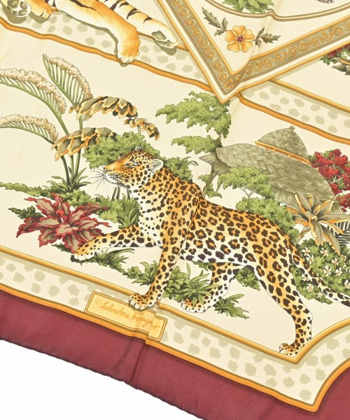 Salvatore Ferragamo ผ้าพันคอ