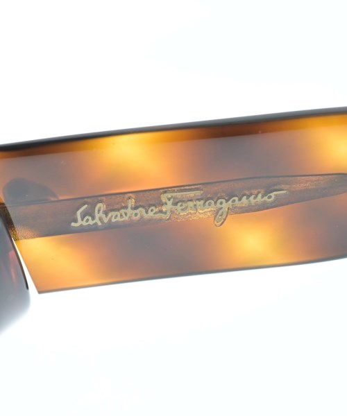 Salvatore Ferragamo แว่นกันแดด