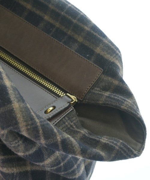 Salvatore Ferragamo กระเป๋าใส่อุปกรณ์ขนาดใหญ่