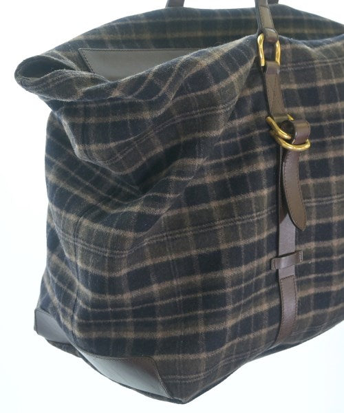 Salvatore Ferragamo กระเป๋าใส่อุปกรณ์ขนาดใหญ่