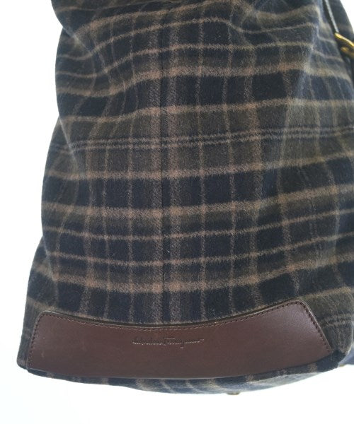 Salvatore Ferragamo กระเป๋าใส่อุปกรณ์ขนาดใหญ่