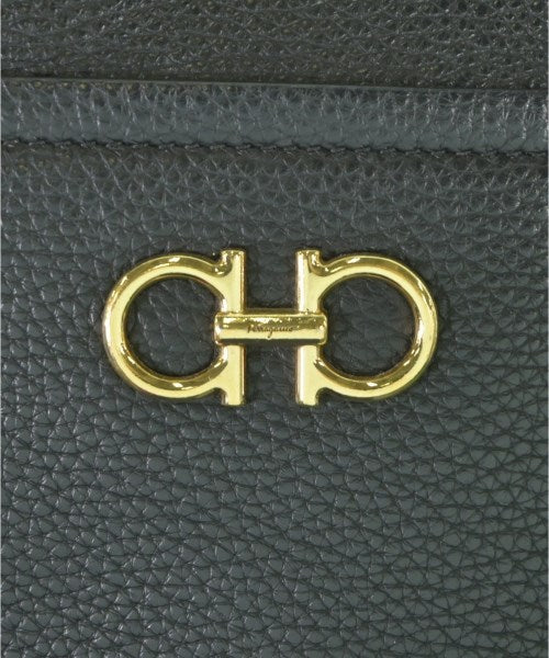 Salvatore Ferragamo กระเป๋าสะพาย