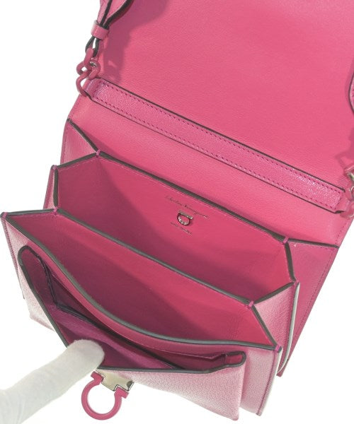 Salvatore Ferragamo กระเป๋าสะพาย