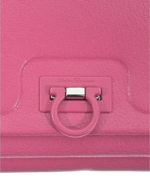 Salvatore Ferragamo กระเป๋าสะพาย