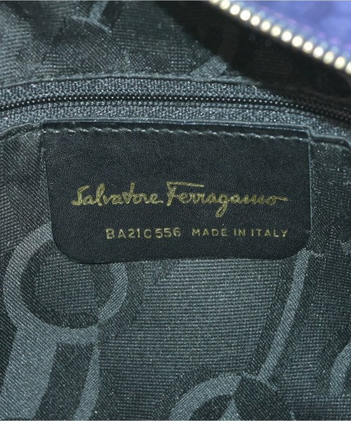 Salvatore Ferragamo กระเป๋าสะพาย