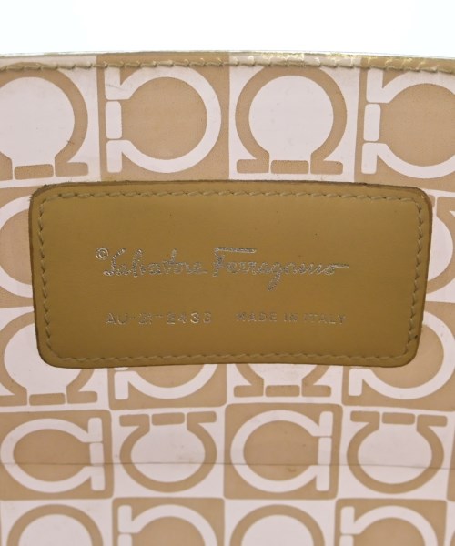 Salvatore Ferragamo กระเป๋าถือขนาดใหญ่