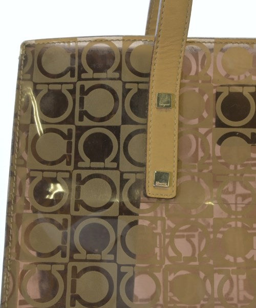 Salvatore Ferragamo กระเป๋าถือขนาดใหญ่