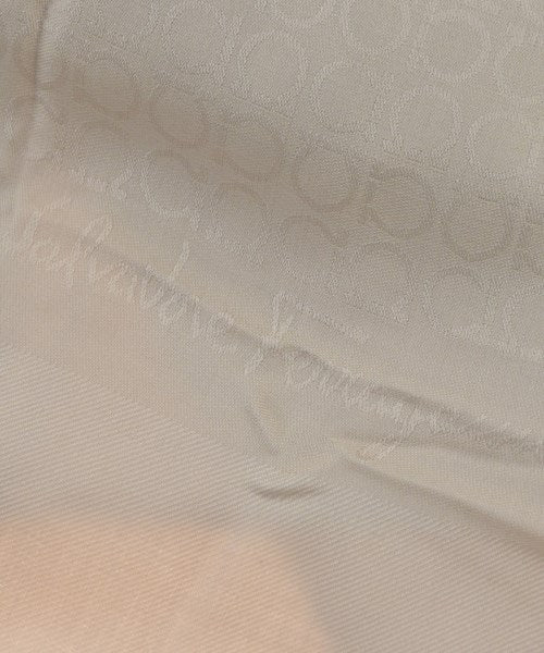 Salvatore Ferragamo ผ้าพันคอ