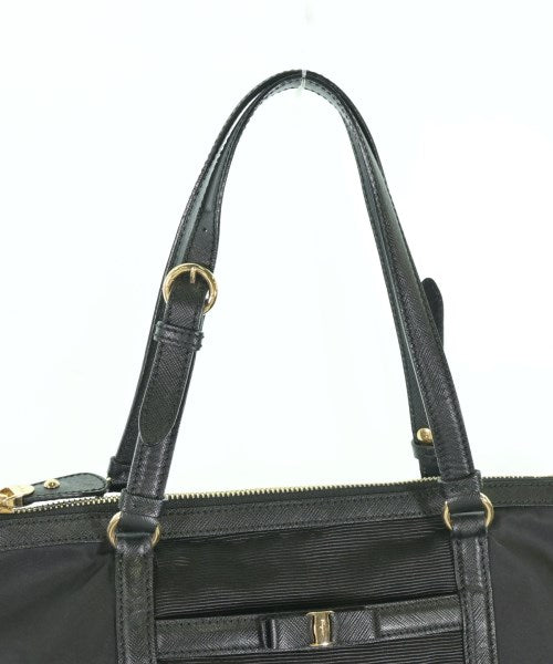 Salvatore Ferragamo กระเป๋าถือ