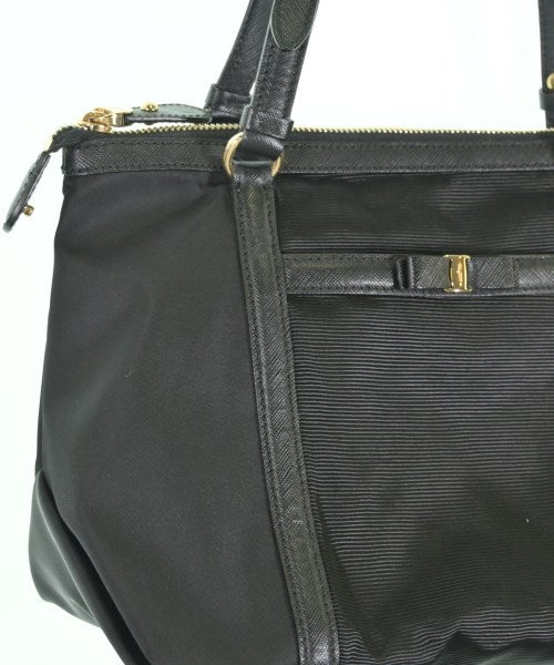 Salvatore Ferragamo กระเป๋าถือ