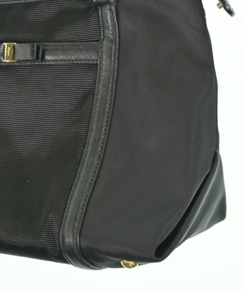 Salvatore Ferragamo กระเป๋าถือ