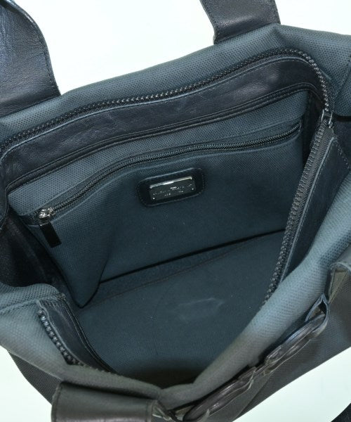 Salvatore Ferragamo กระเป๋าถือ