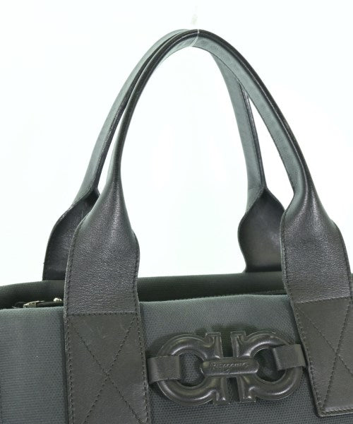 Salvatore Ferragamo กระเป๋าถือ