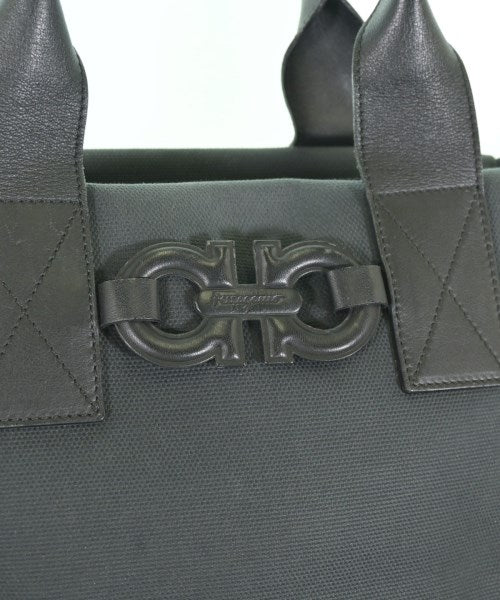 Salvatore Ferragamo กระเป๋าถือ