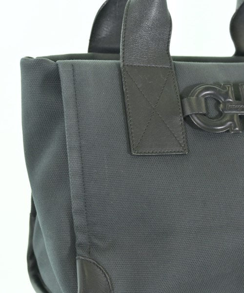 Salvatore Ferragamo กระเป๋าถือ