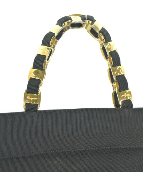 Salvatore Ferragamo กระเป๋าถือ