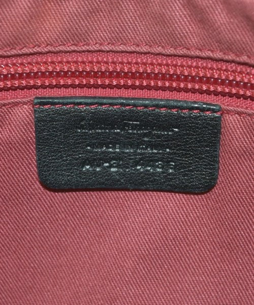 Salvatore Ferragamo กระเป๋าถือ