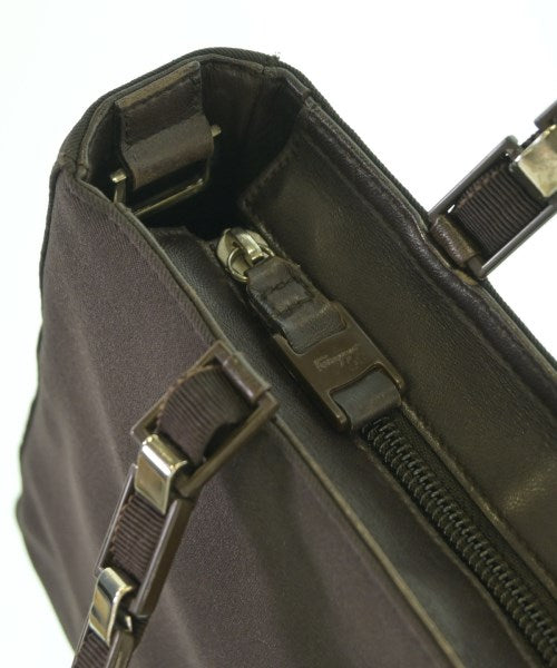 Salvatore Ferragamo กระเป๋าถือ