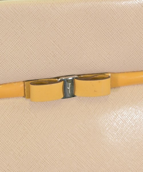 Salvatore Ferragamo กระเป๋าสะพาย