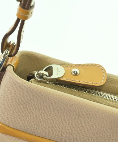 Salvatore Ferragamo กระเป๋าสะพาย