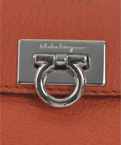 Salvatore Ferragamo กระเป๋า