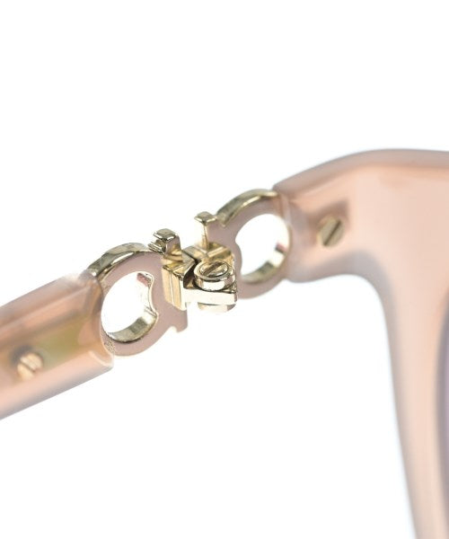 Salvatore Ferragamo แว่นกันแดด