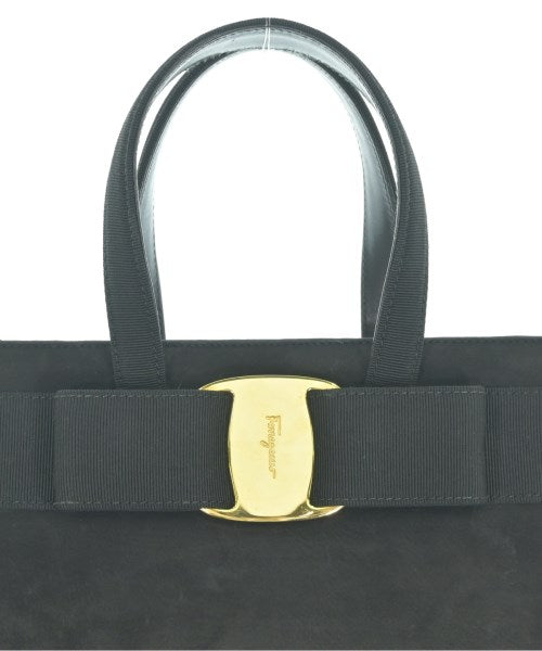 Salvatore Ferragamo กระเป๋าถือ