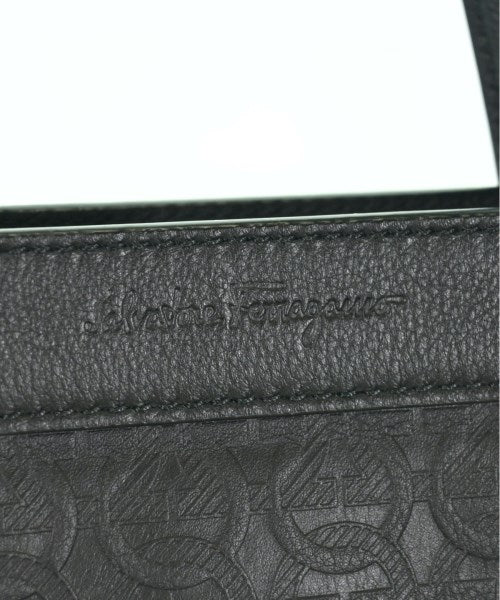 Salvatore Ferragamo กระเป๋าถือขนาดใหญ่