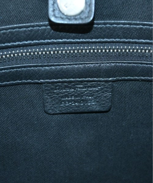 Salvatore Ferragamo กระเป๋าถือขนาดใหญ่